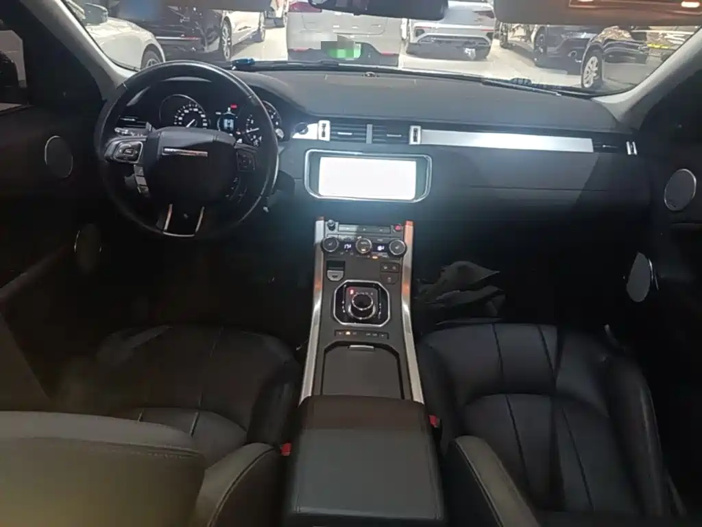 Land Rover Evoque 2019 — фото 10