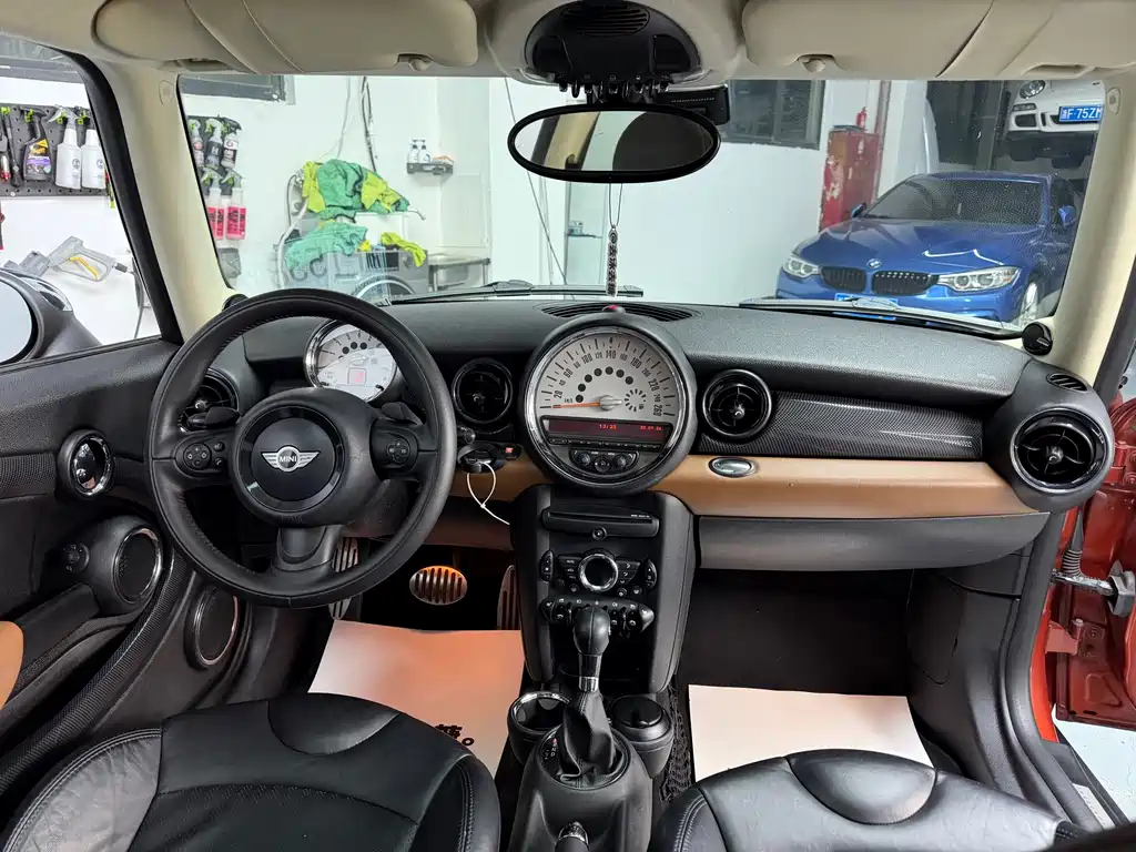 MINI MINI 2012