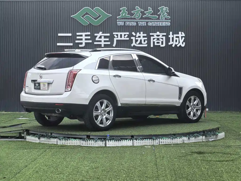 Cadillac SRX 2013 — фото 21