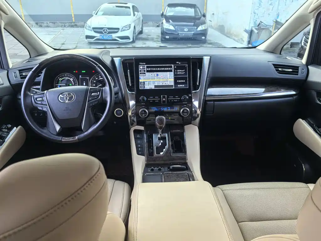 Toyota Alphard 2021 — фото 11