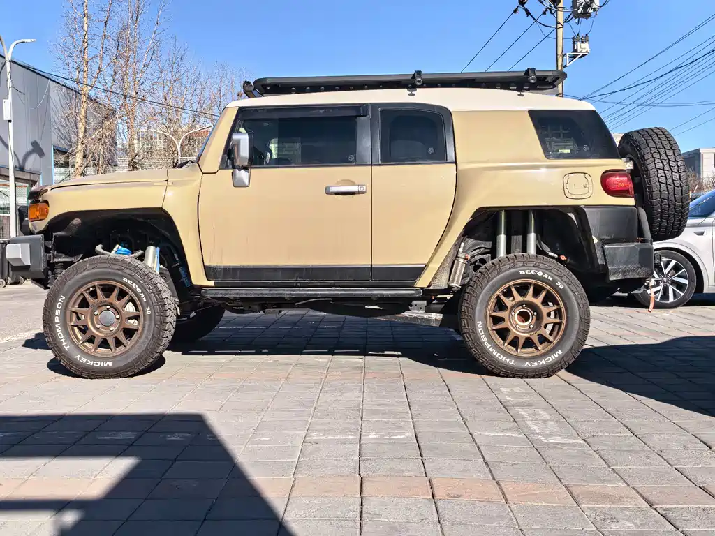 Toyota FJ Cruiser 2020 — фото 19