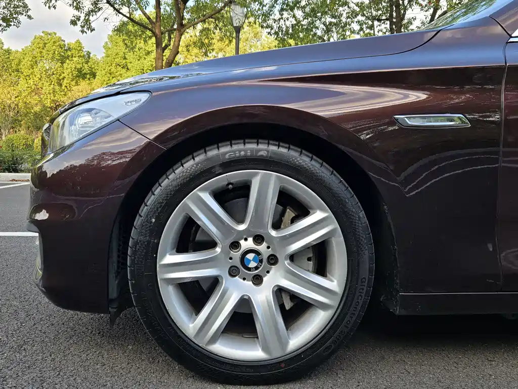 BMW 5 Series GT 2017 — фото 6