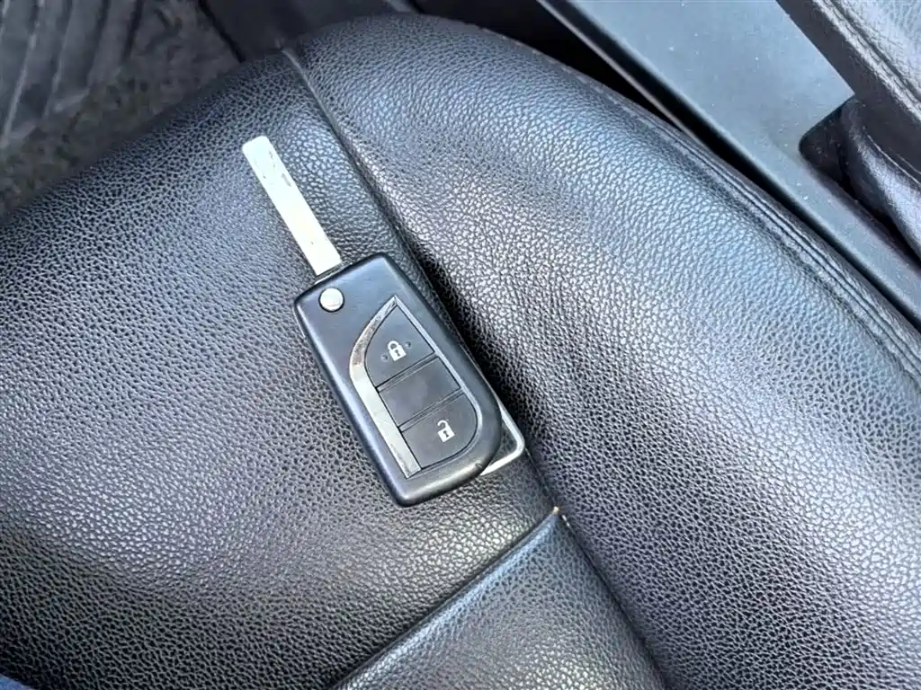 Toyota RAV4 2016 — фото 9