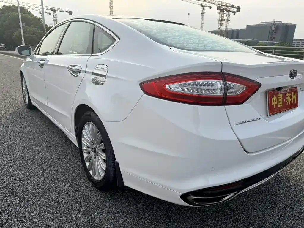 Ford Mondeo 2014 — фото 7