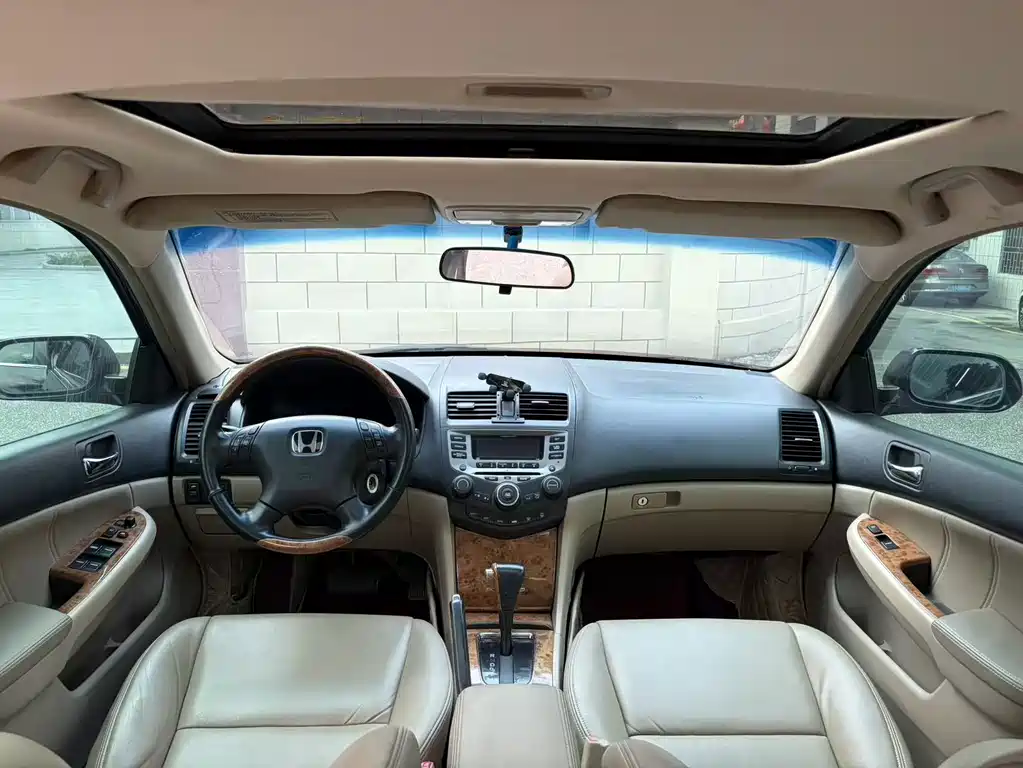 Honda Accord 2003 — фото 10