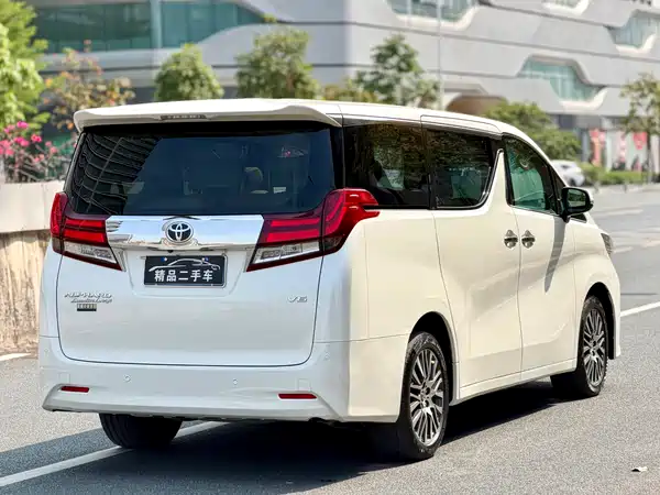 Toyota Alphard 2015