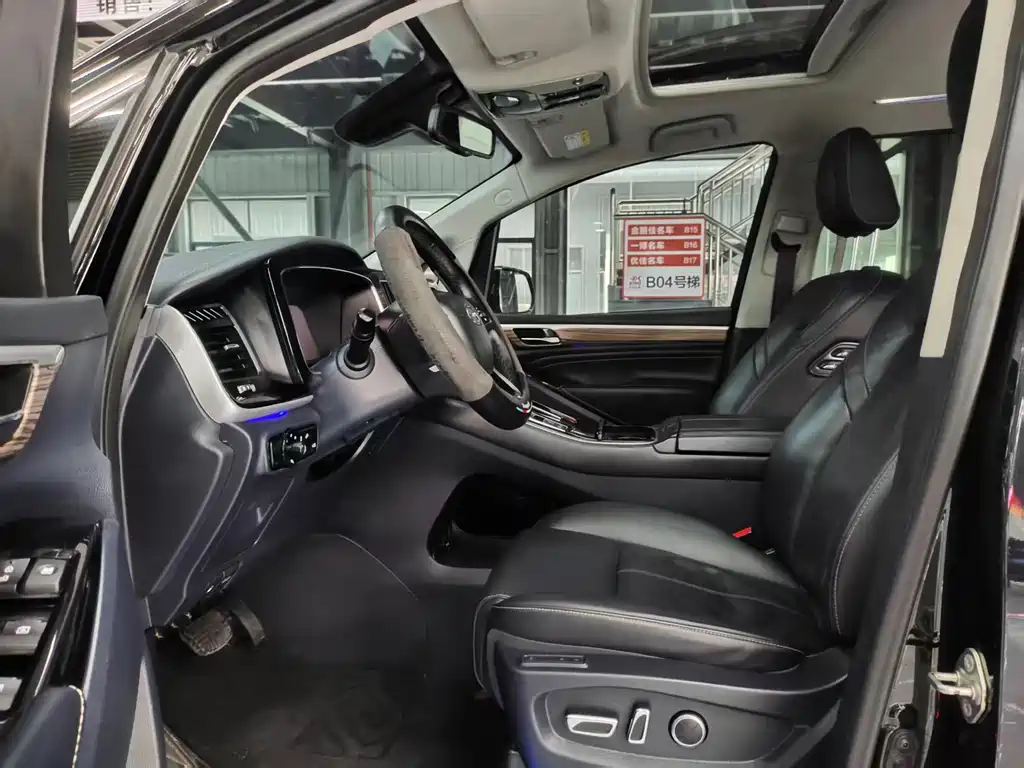 GAC Motor Trumpchi M8 2022 — фото 4