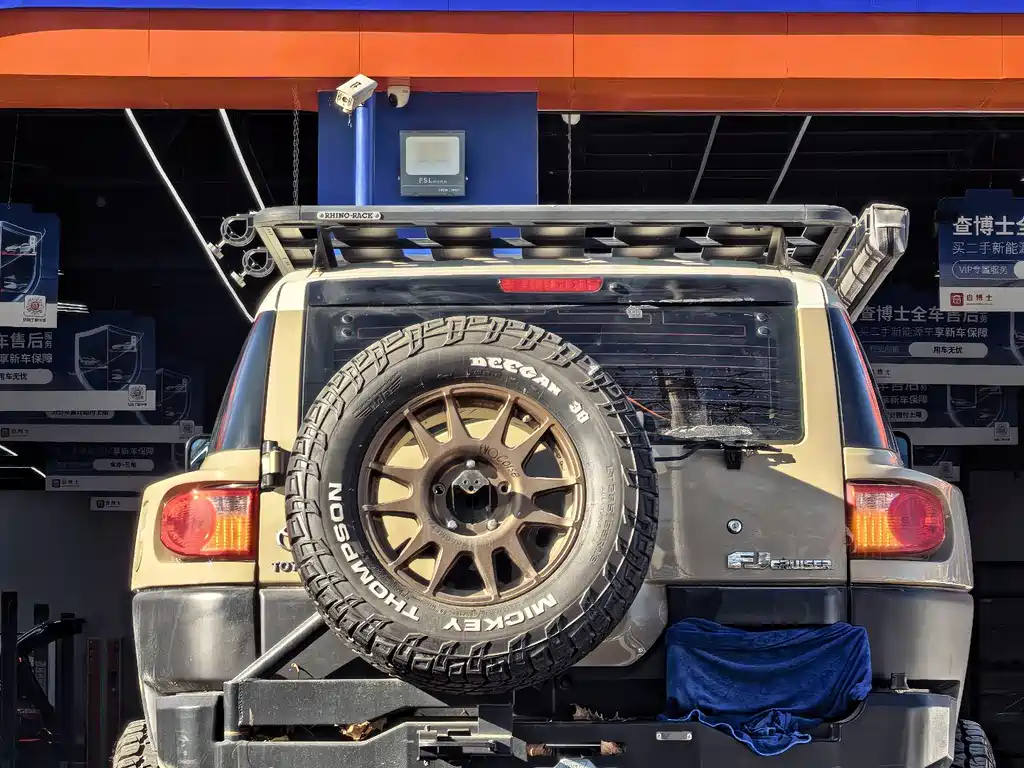 Toyota FJ Cruiser 2020 — фото 12