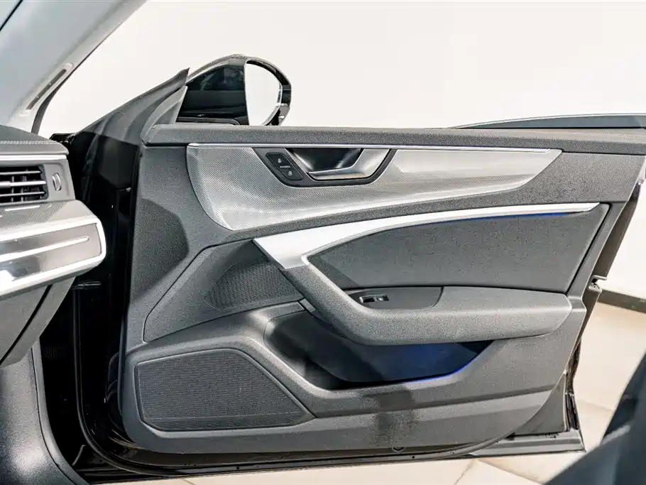 Audi A7L 2023 — фото 16