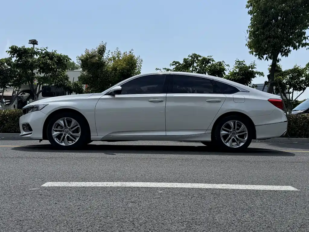 Honda Accord 2020 — фото 7