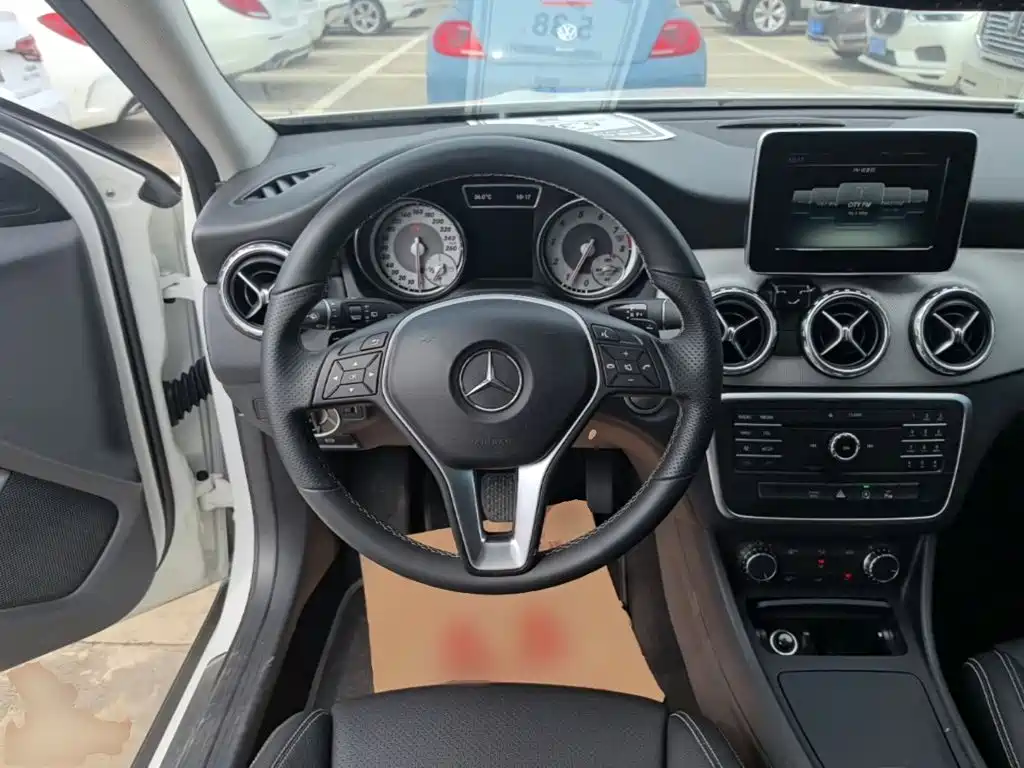 Mercedes-Benz GLA 2016 — фото 11