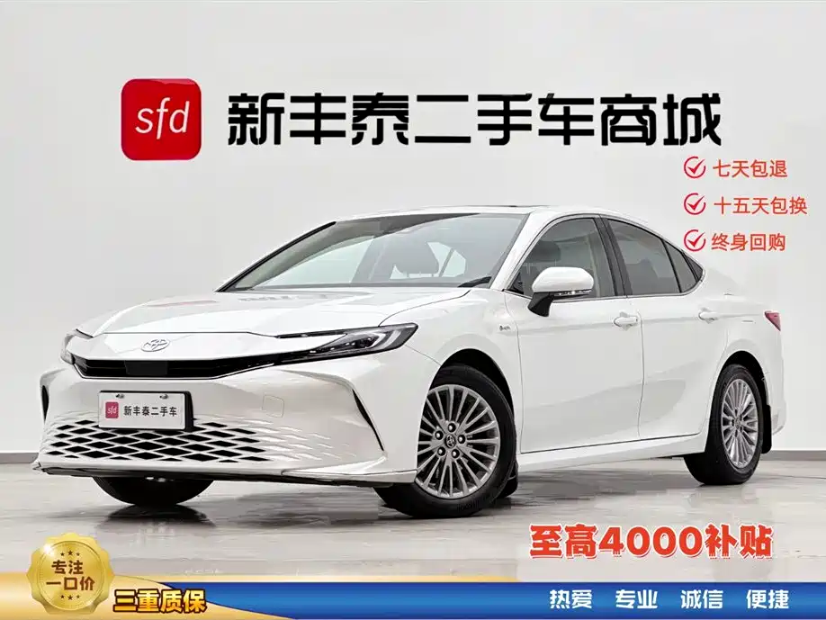 Toyota Camry 2024 — фото 1