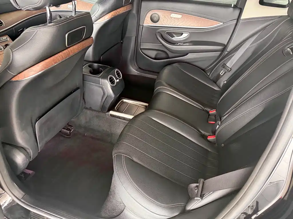 Mercedes-Benz E-Class 2018 — фото 10