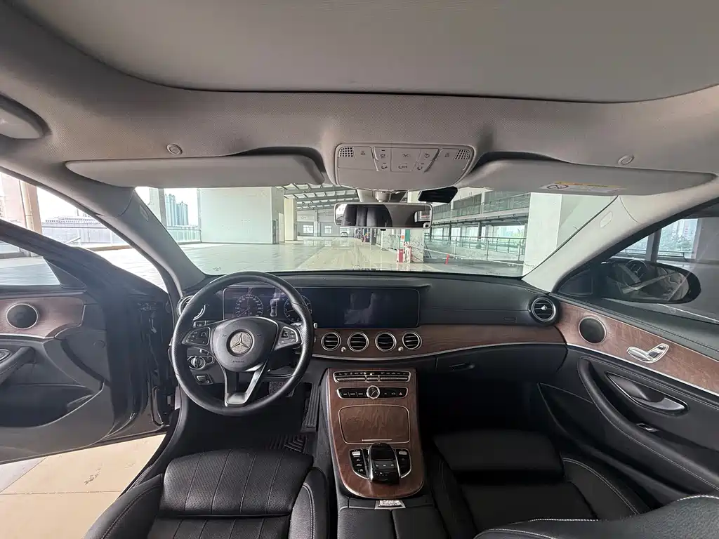 Mercedes-Benz E-Class 2018 — фото 11