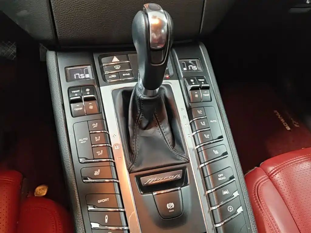Porsche Macan 2018 — фото 14
