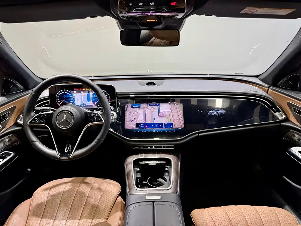 Mercedes-Benz E-Class 2024 — фото 15