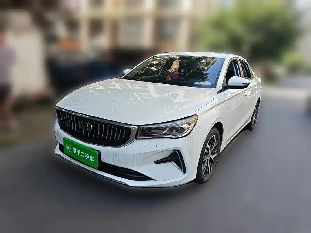 Geely Emgrand 2022