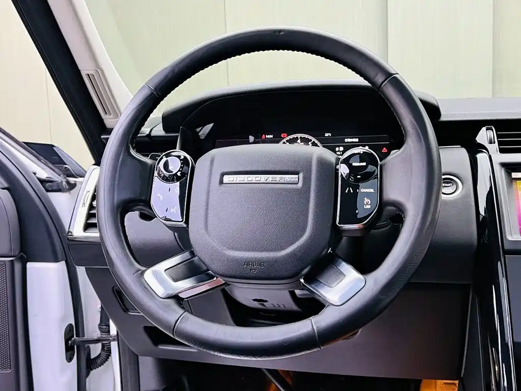 Land Rover Discovery 2019 — фото 10