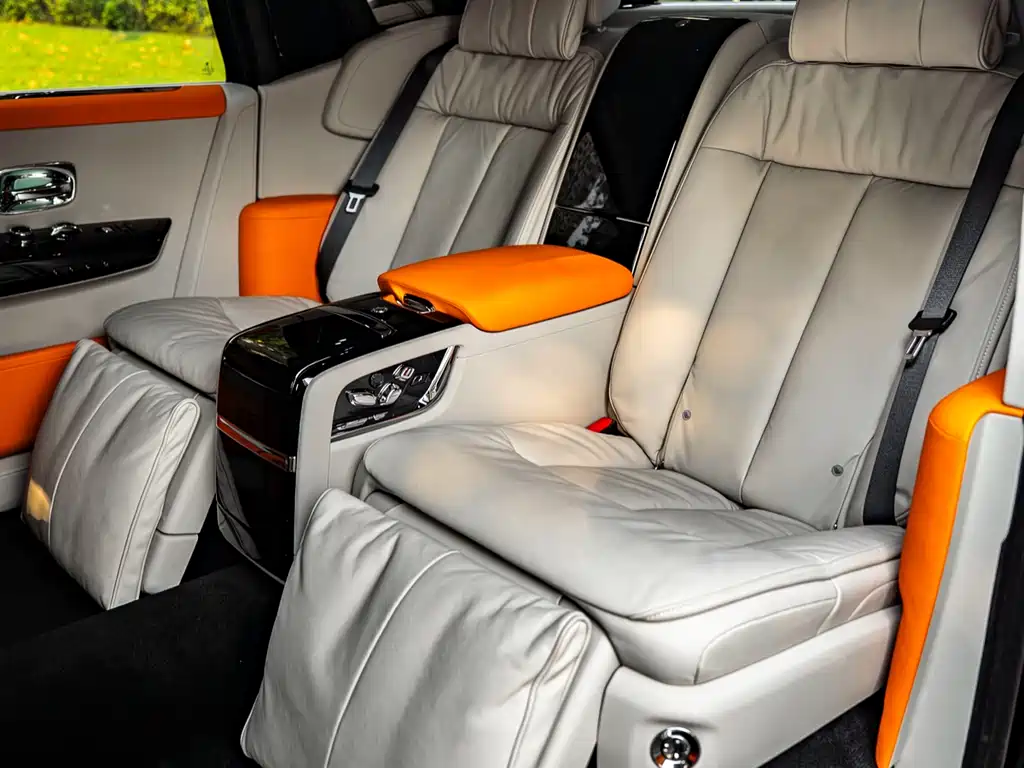 Rolls-Royce Phantom 2023 — фото 10