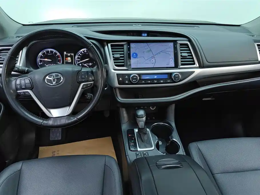 Toyota Highlander 2022 — фото 12