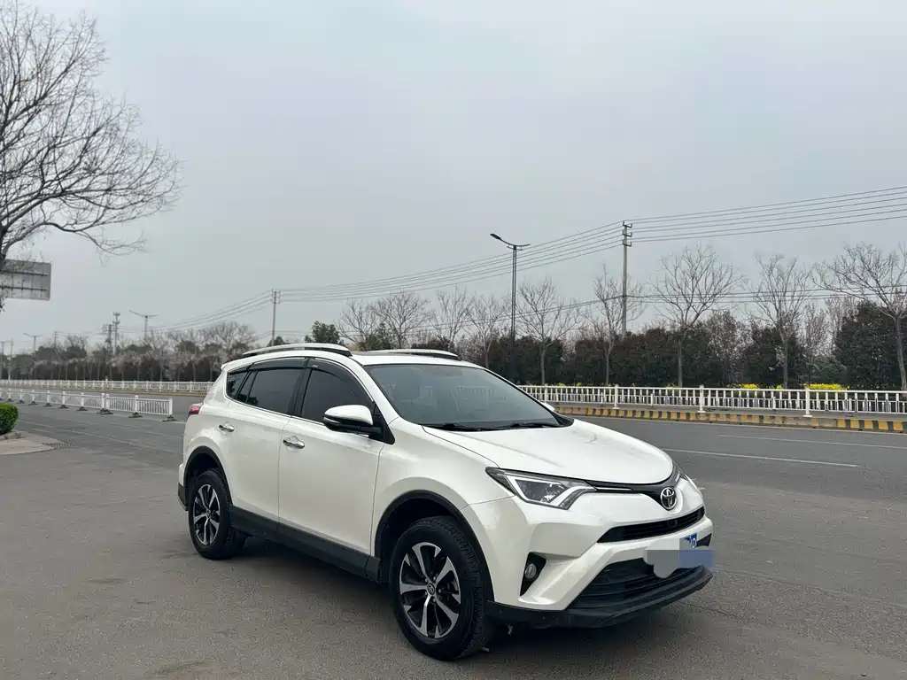 Toyota RAV4 2019 — фото 7