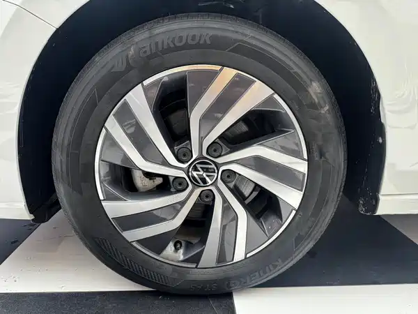 Volkswagen Bora 2023