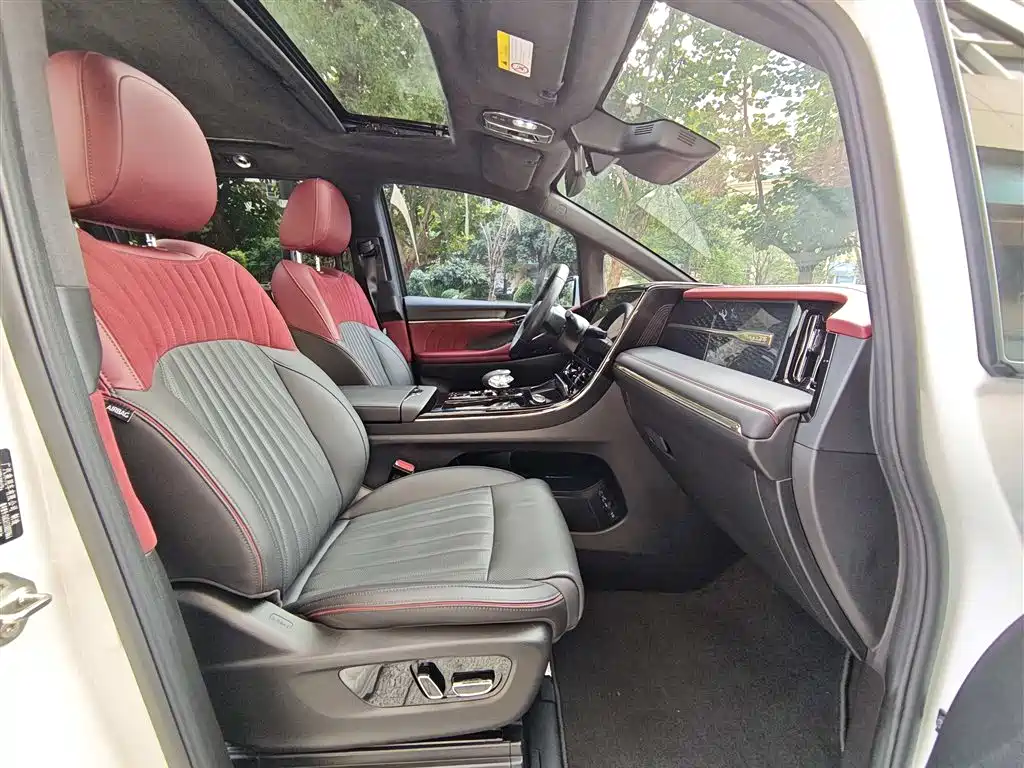 GAC Motor Trumpchi M8 2023 — фото 9