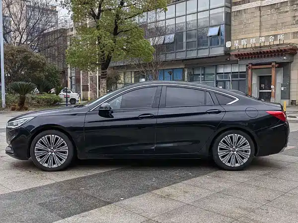Hongqi H5 2021