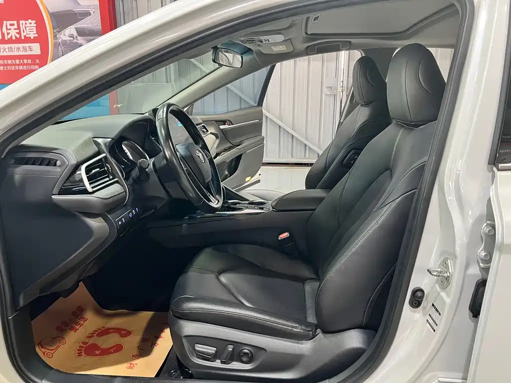 Toyota Camry 2021