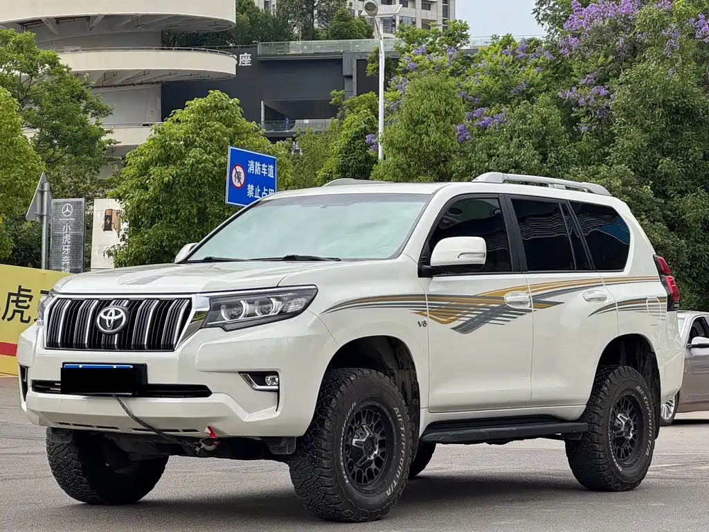 Toyota Prado 2018 — фото 1