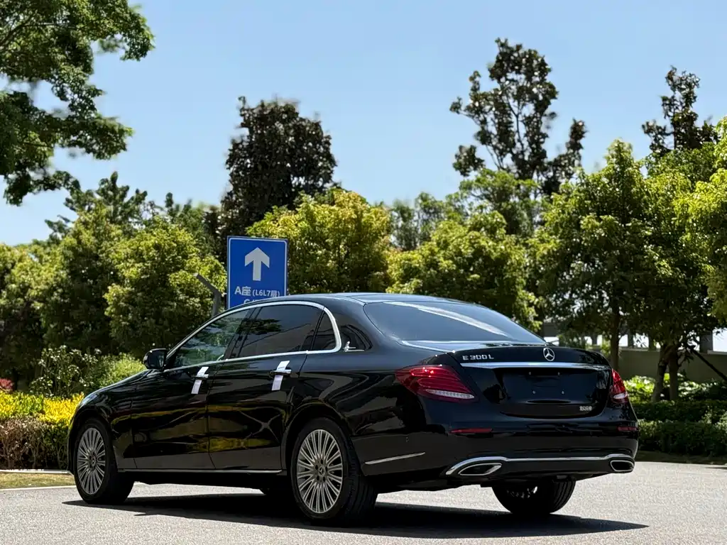 Mercedes-Benz E-Class 2020 — фото 9