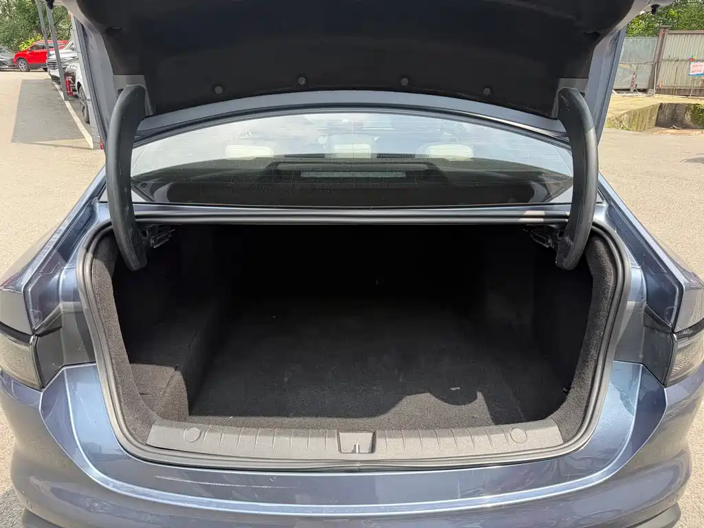 BYD Seal 05 DM-i 2025 — фото 11