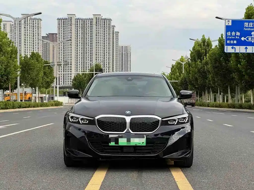 BMW i3 2025