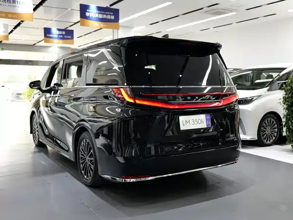 Lexus LM 2024