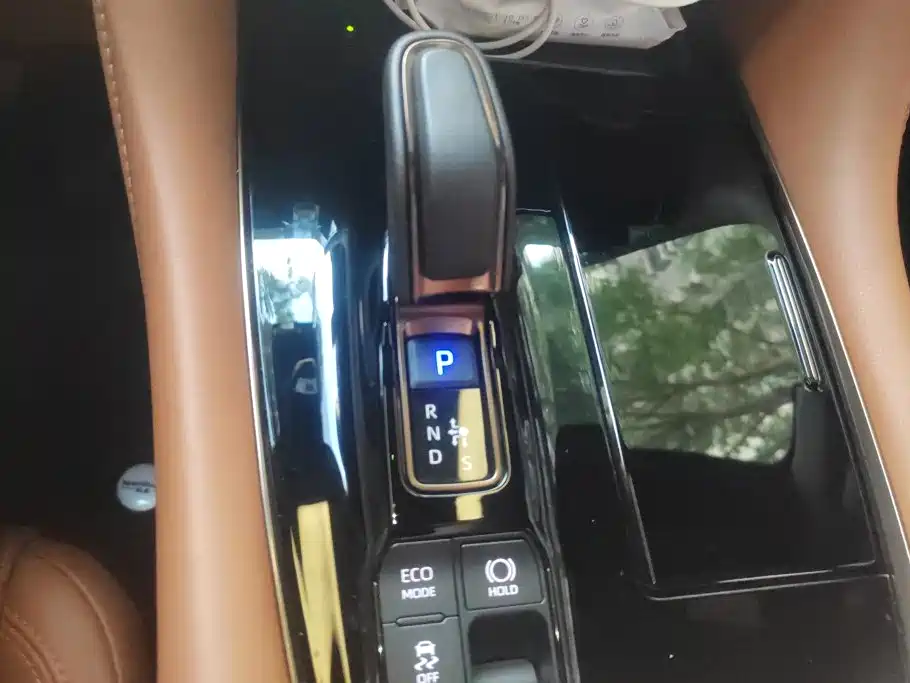 Toyota Alphard 2024 — фото 16