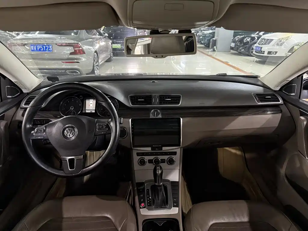 Volkswagen Magotan 2012