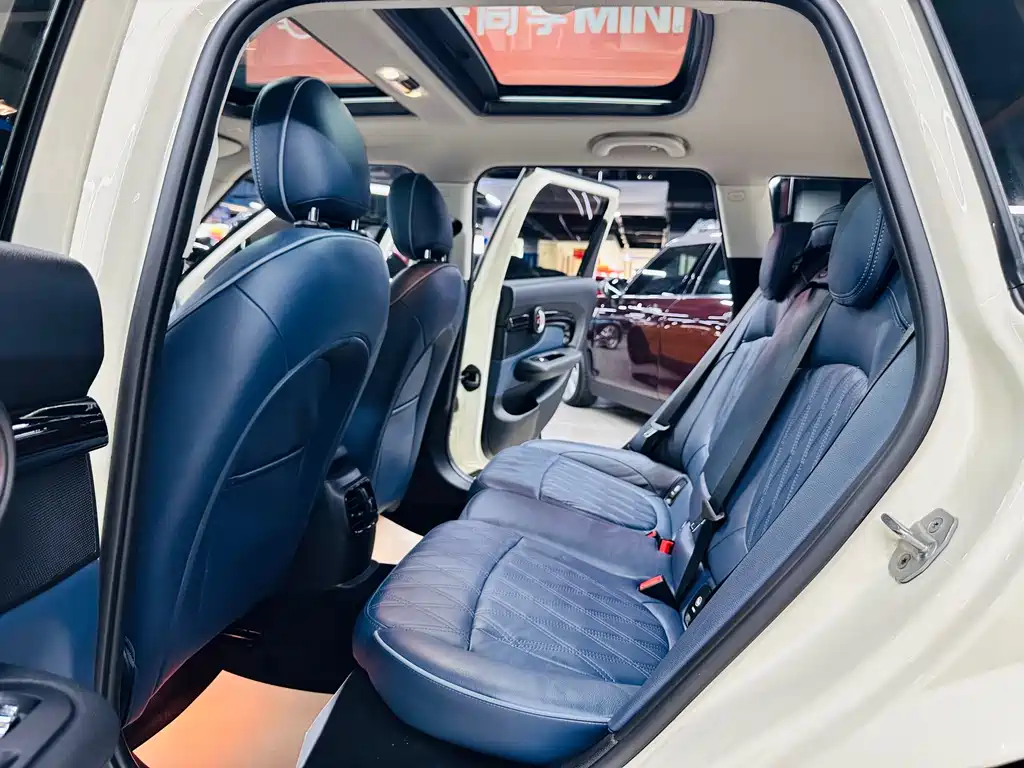MINI Clubman 2021 — фото 28