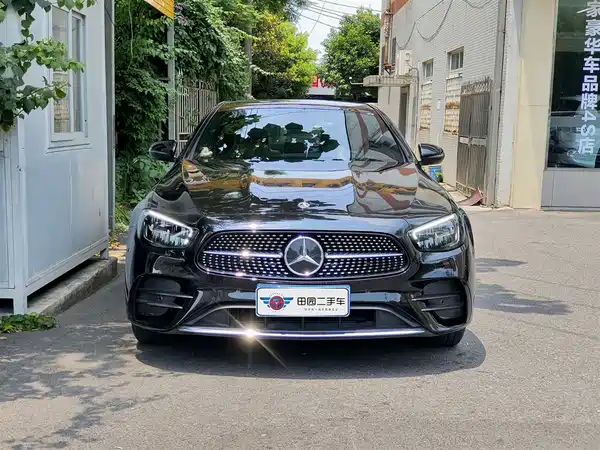 Mercedes-Benz E-Class 2022