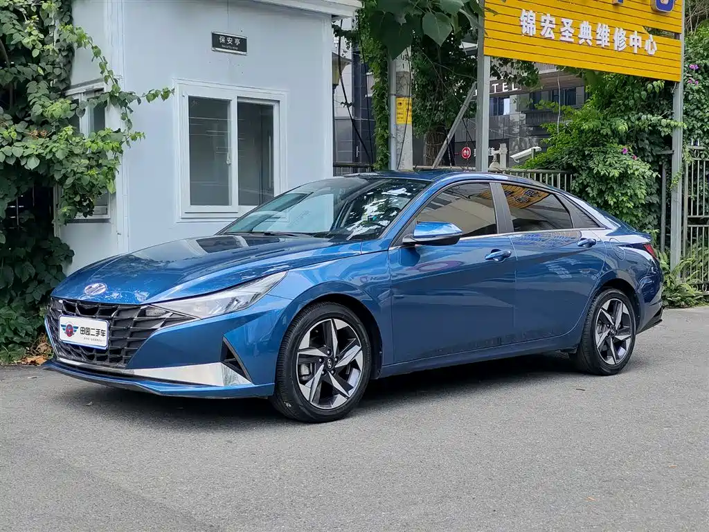Hyundai Elantra 2022
