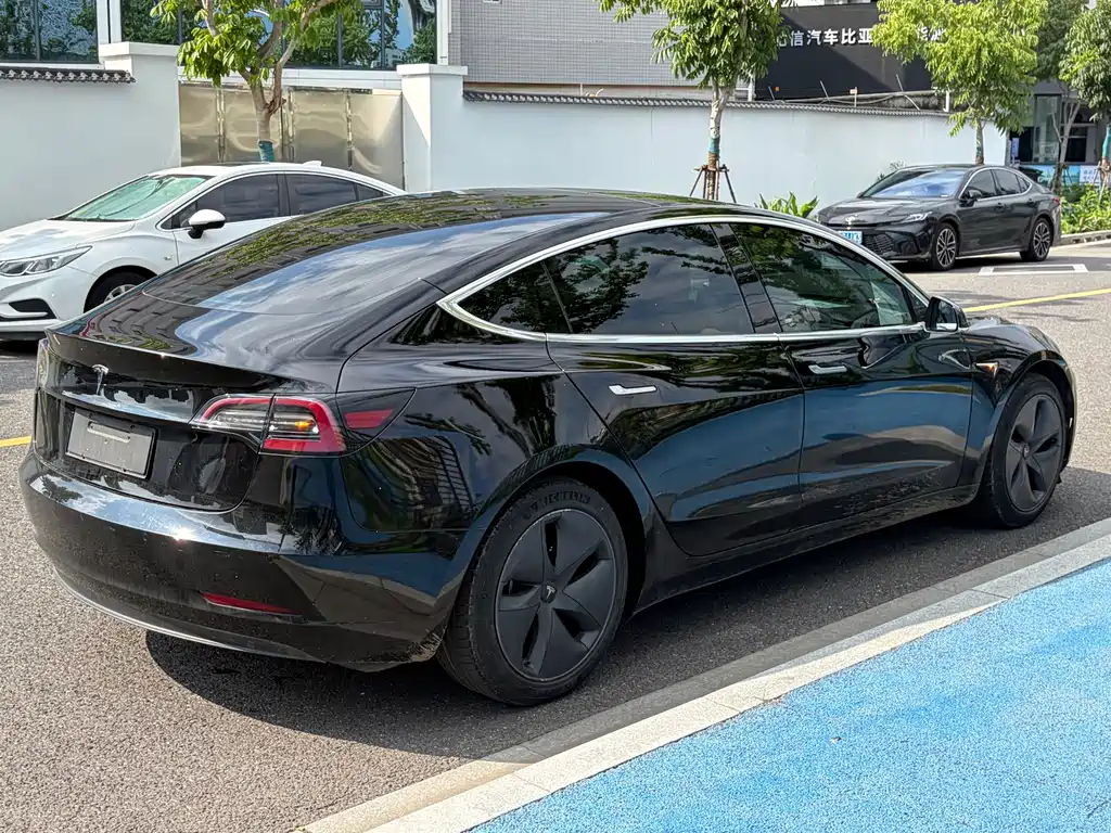 Tesla Model 3 2020 — фото 9