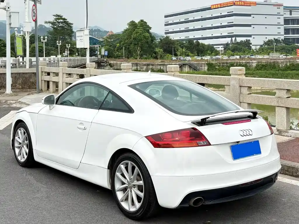 Audi TT 2011 — фото 4