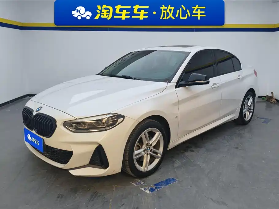 BMW 1 Series 2022 — фото 1
