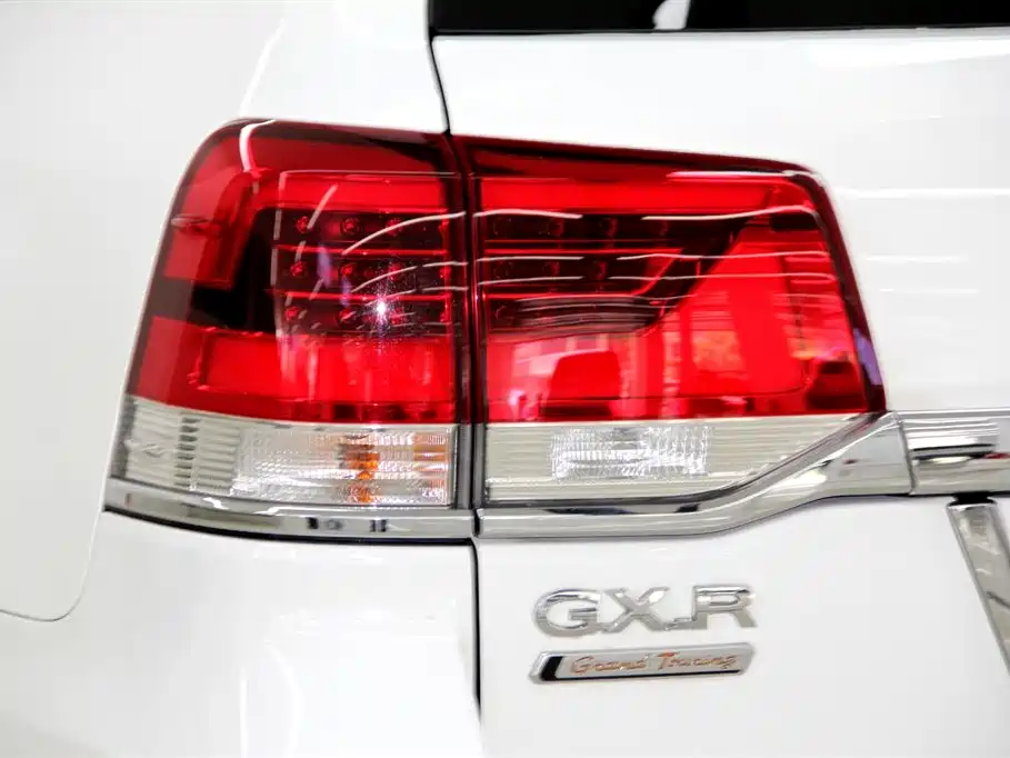 Toyota Land Cruiser 2020 — фото 29