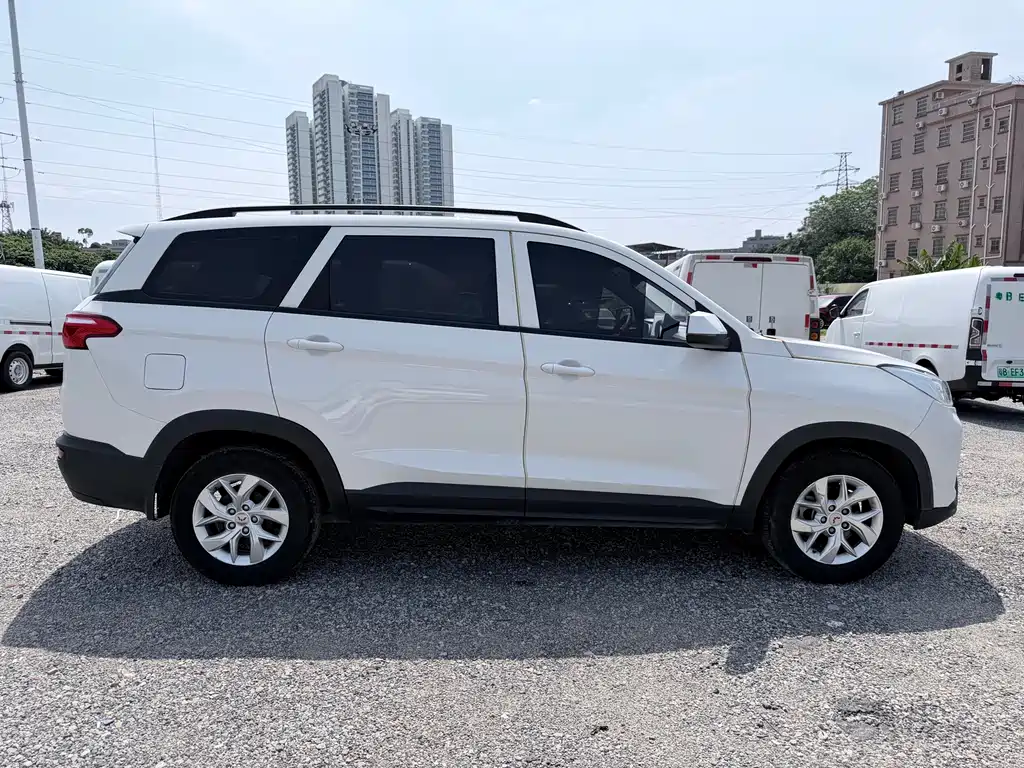Wuling Hongguang S3 2021 — фото 4
