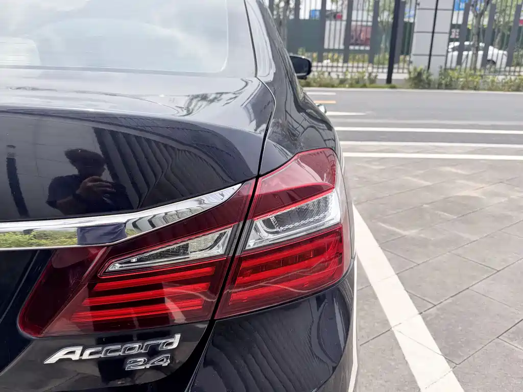 Honda Accord 2016 — фото 26