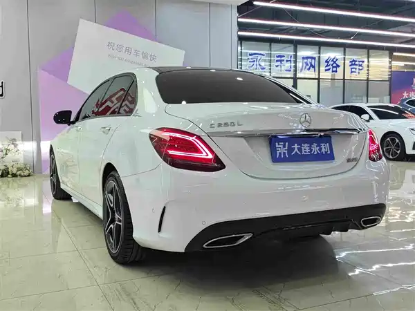 Mercedes-Benz C-Class 2021
