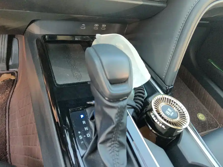 Toyota Camry 2025 — фото 16