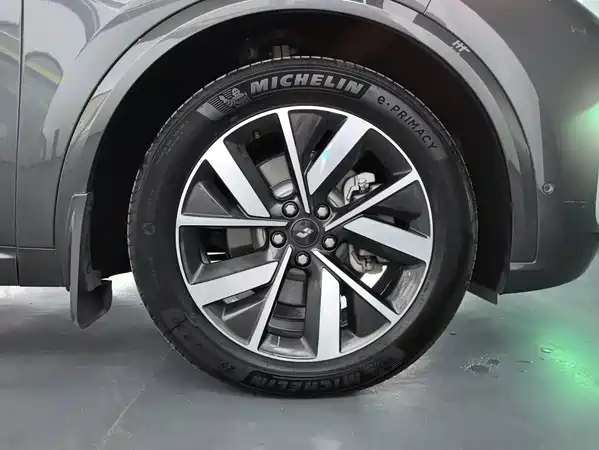 Li Auto L8 2023
