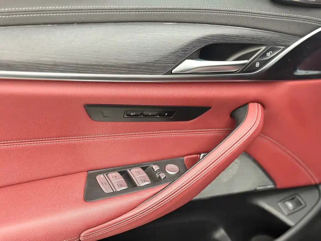 BMW 5 Series 2022 — фото 19