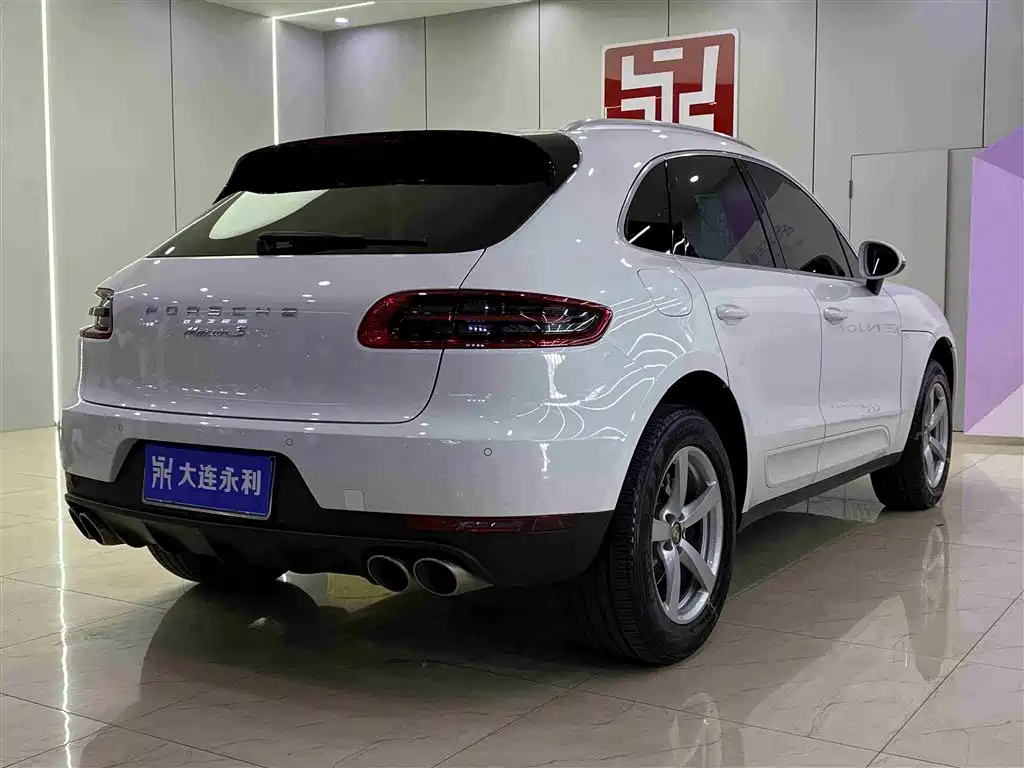 Porsche Macan 2017 — фото 17
